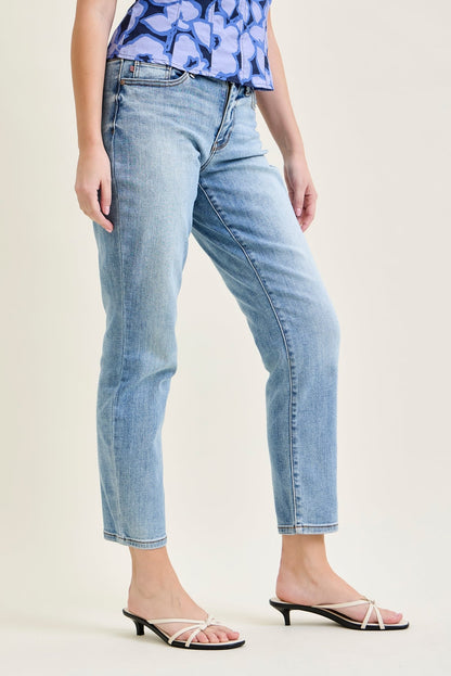 Stacy Vintage Vibes Slim Jeans with a Pocket Perk