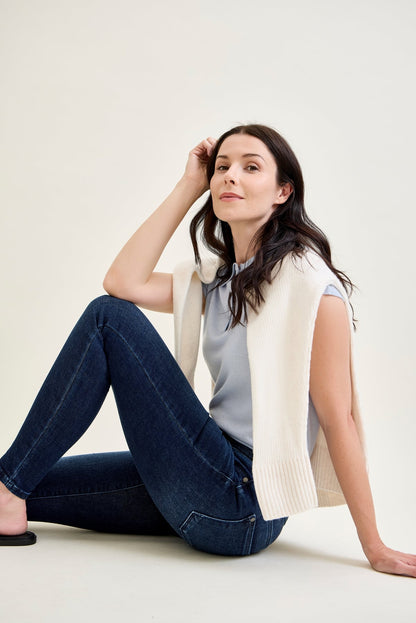 Stacy Vintage Vibes Slim Jeans with a Pocket Perk