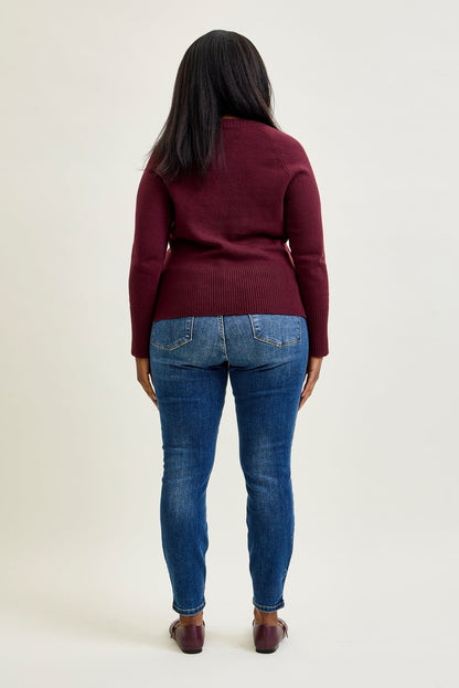 Joey Mid Rise Skinny Jeans With Handsand - PLUS