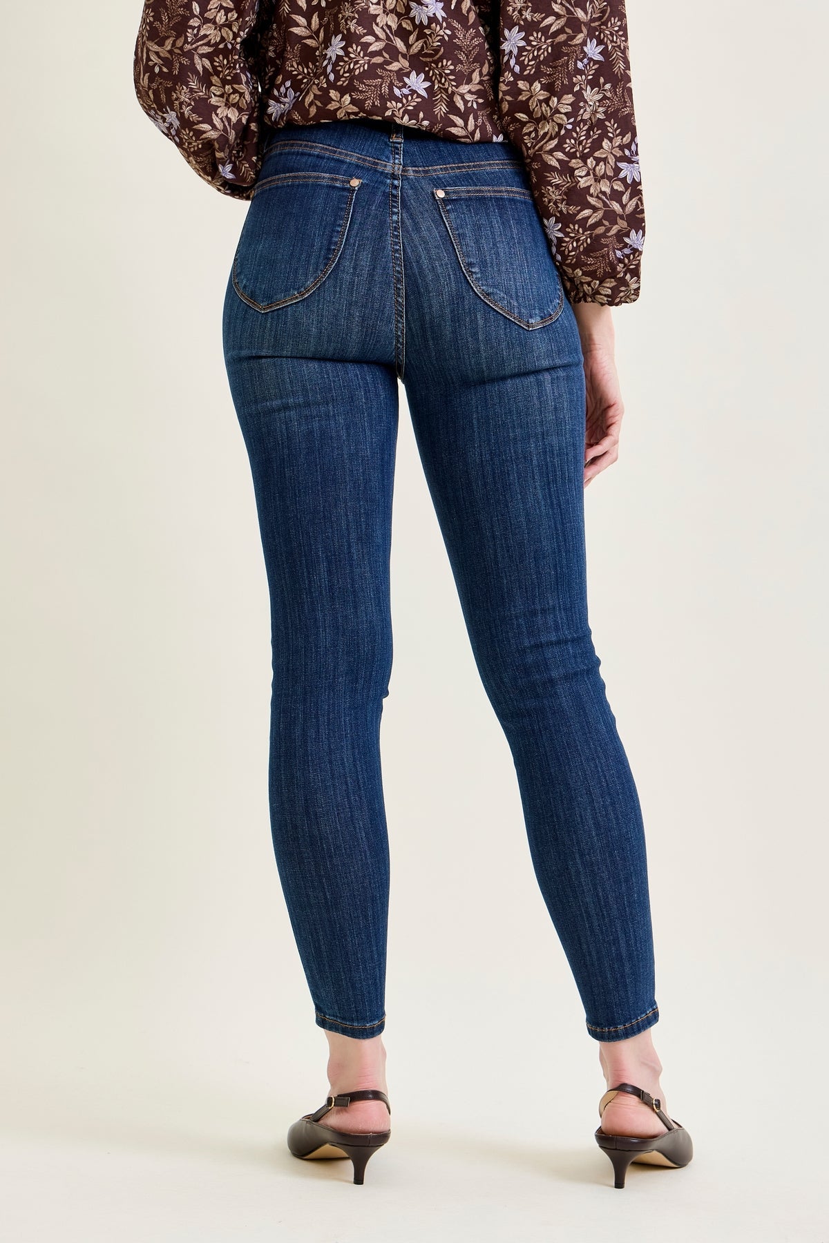 Sue Patch Pocket Pull-On Classic Skinny Jeans