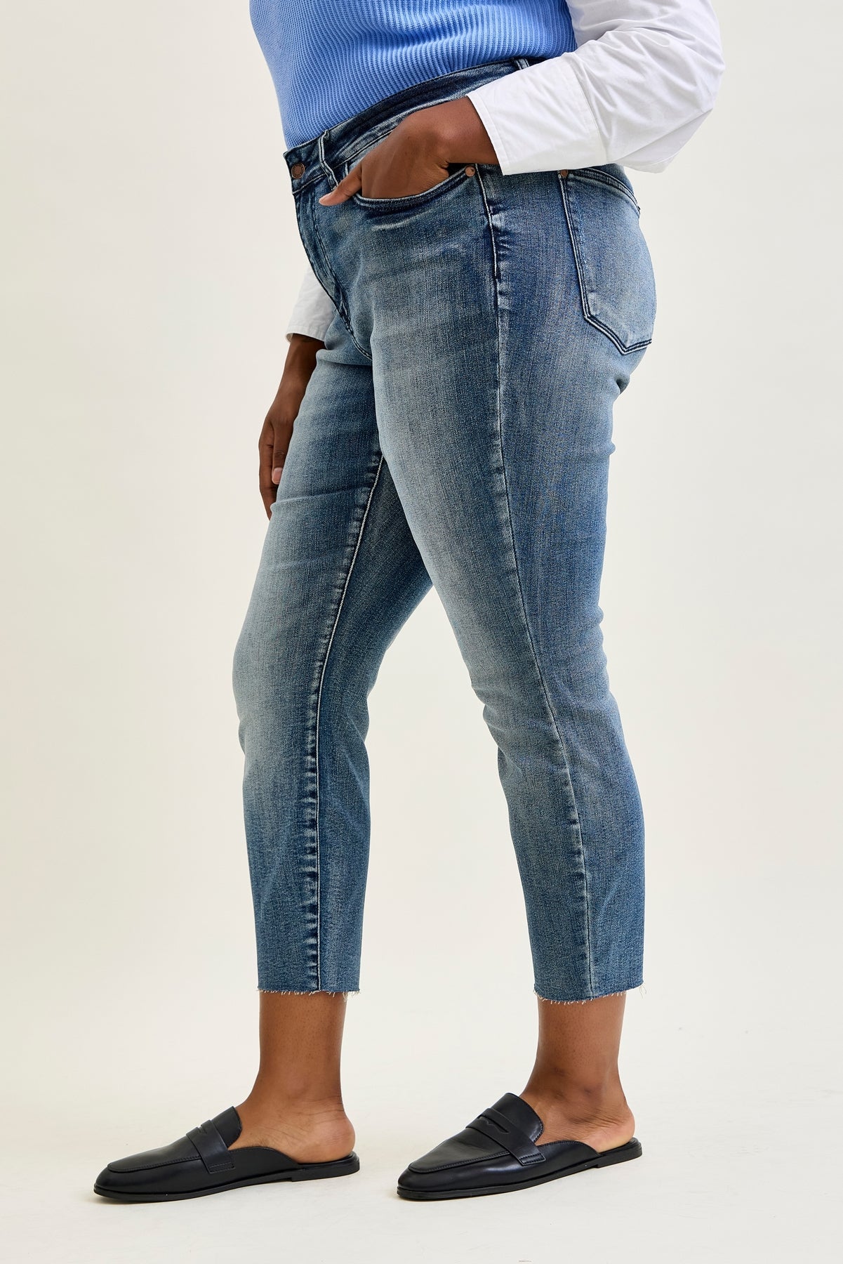 Chase High Rise Raw Hem Relaxed Fit - PLUS